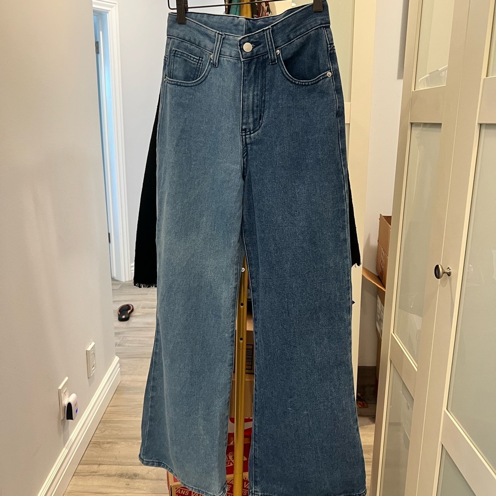 ✨ SUMMER CLOSET SALE ✨ SHEIN 2-toned, high- waisted, flare bottomed jeans!